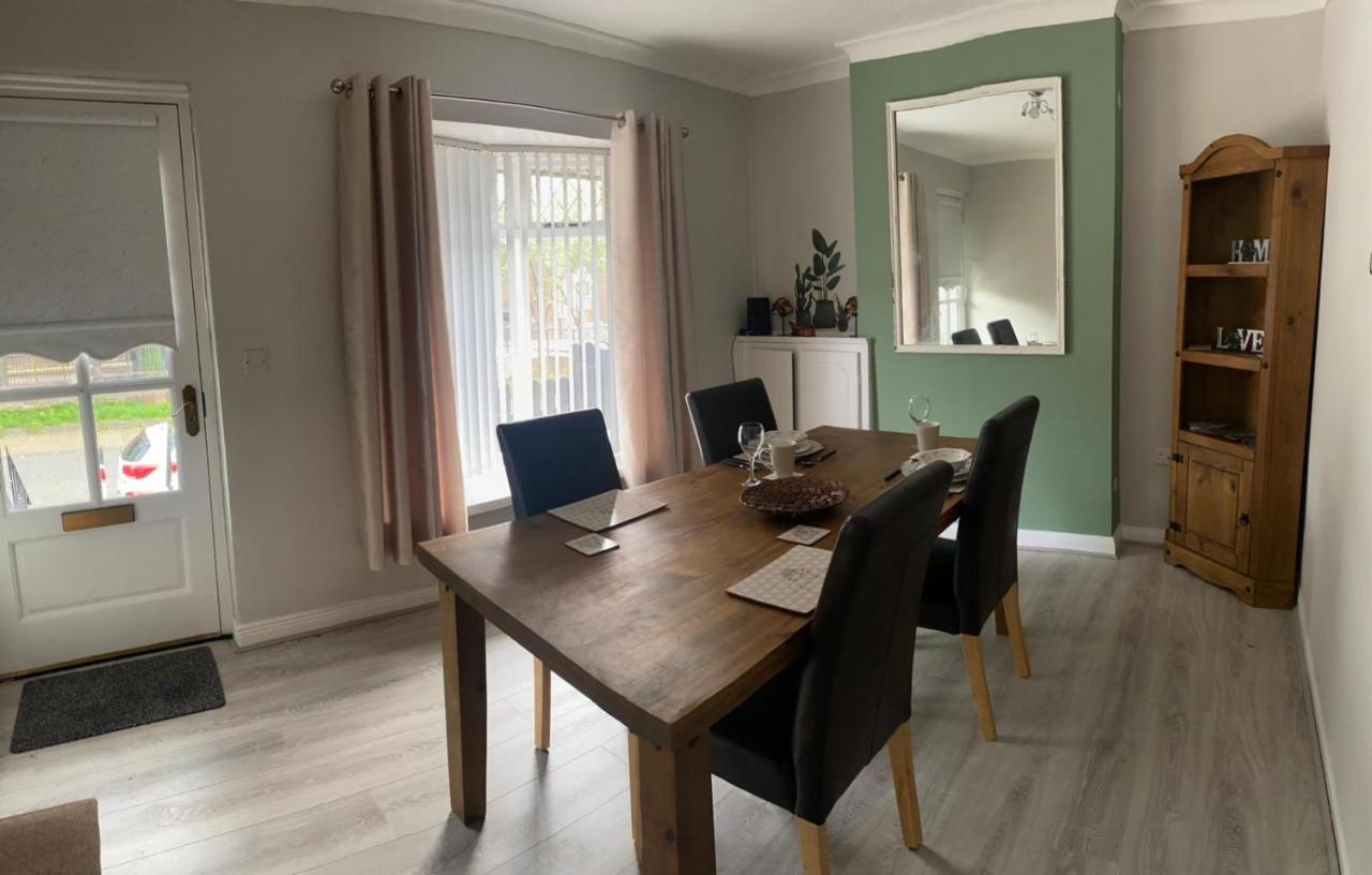 Mairead - Cosy Property In Gaeltacht Quarter Belfast Esterno foto