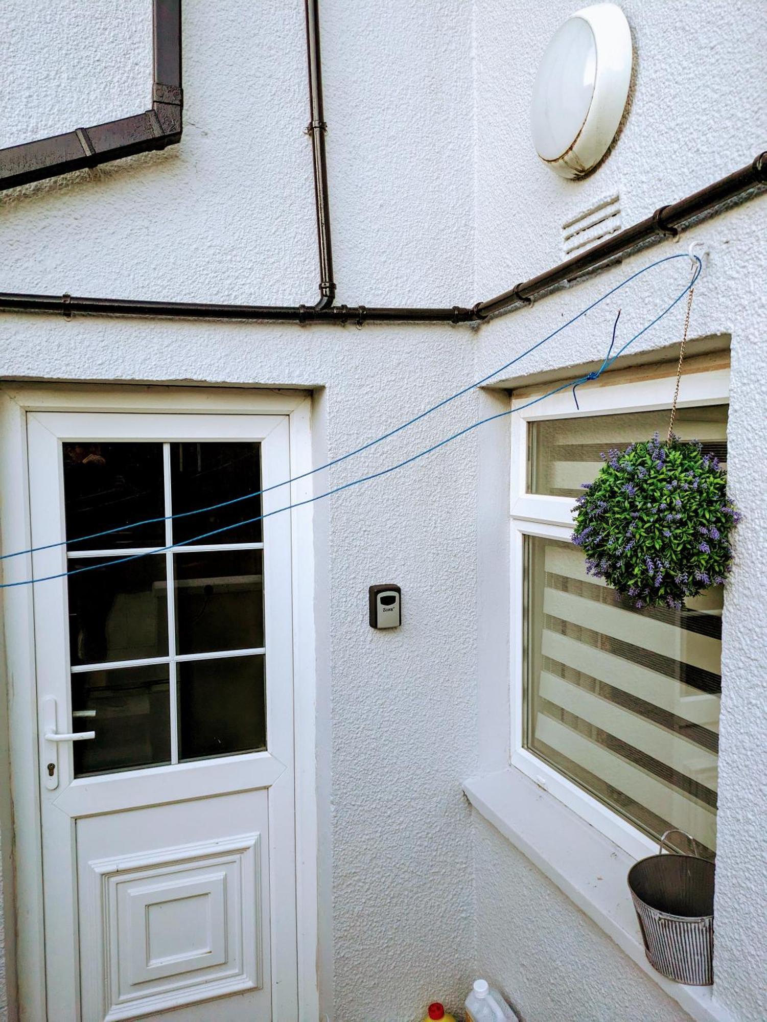 Mairead - Cosy Property In Gaeltacht Quarter Belfast Esterno foto